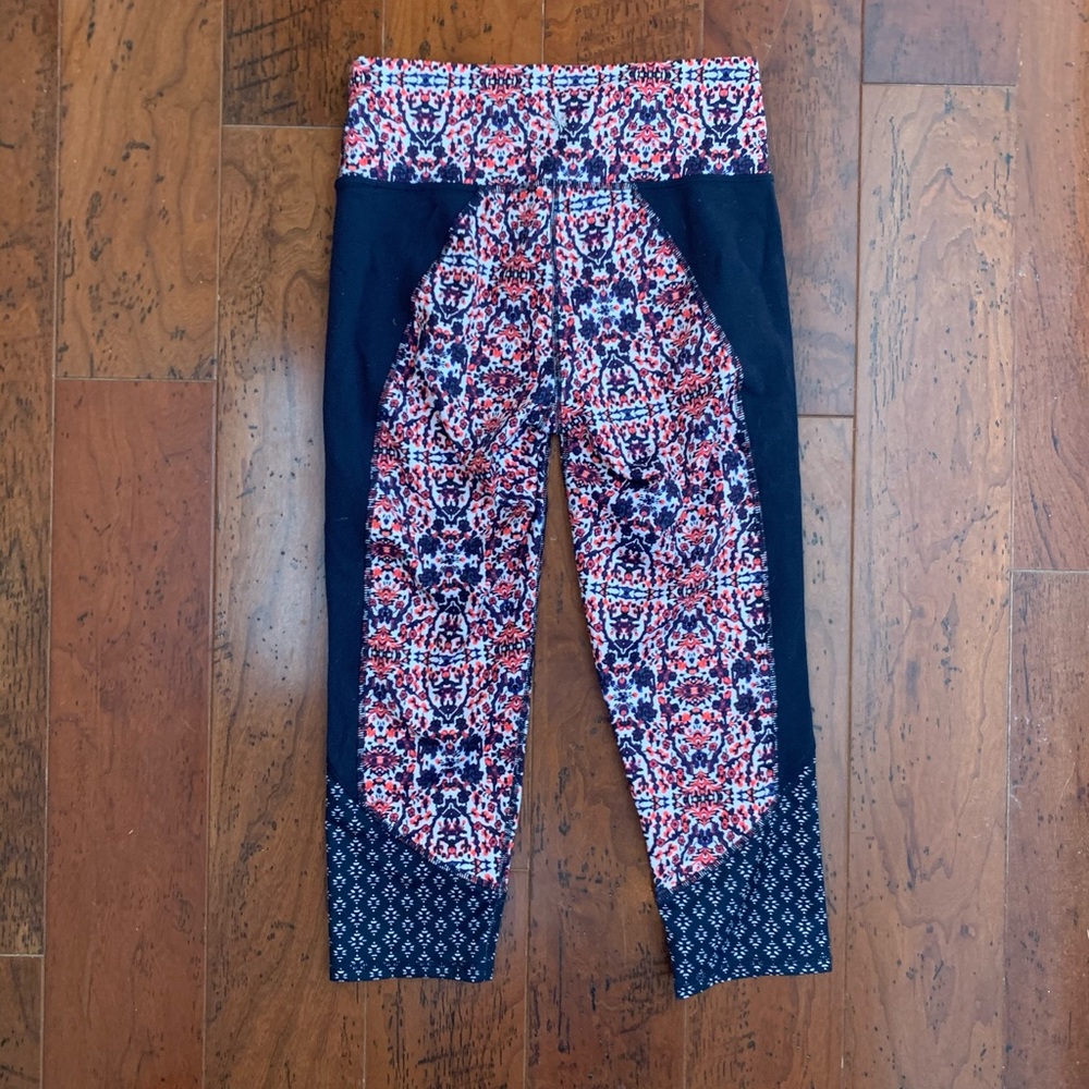 Athleta // practically nwot paisley Capri small - Picture 11 of 13
